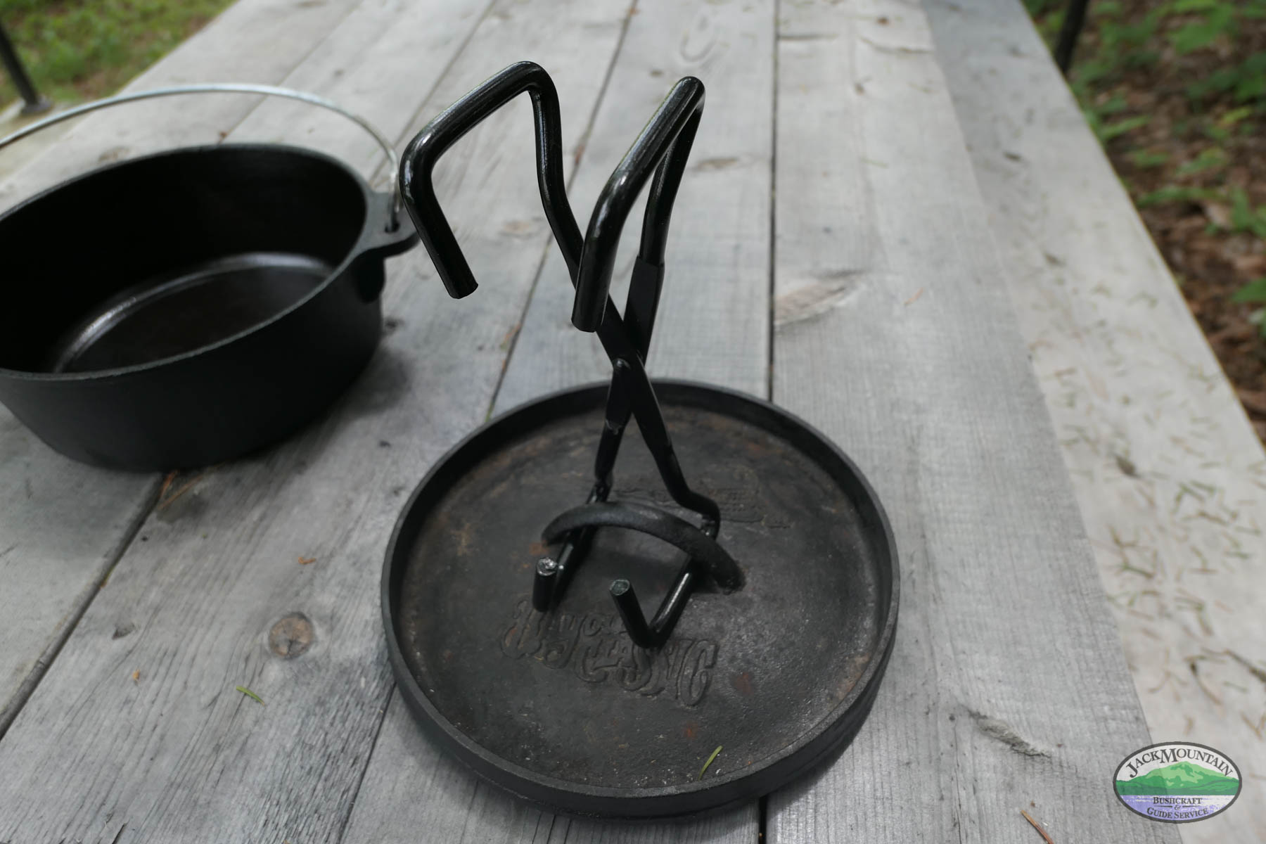 Cast Iron 5 quart Dutch Oven Lid Campfire Pot Bake Fry Stew Trail Cooking  Nature