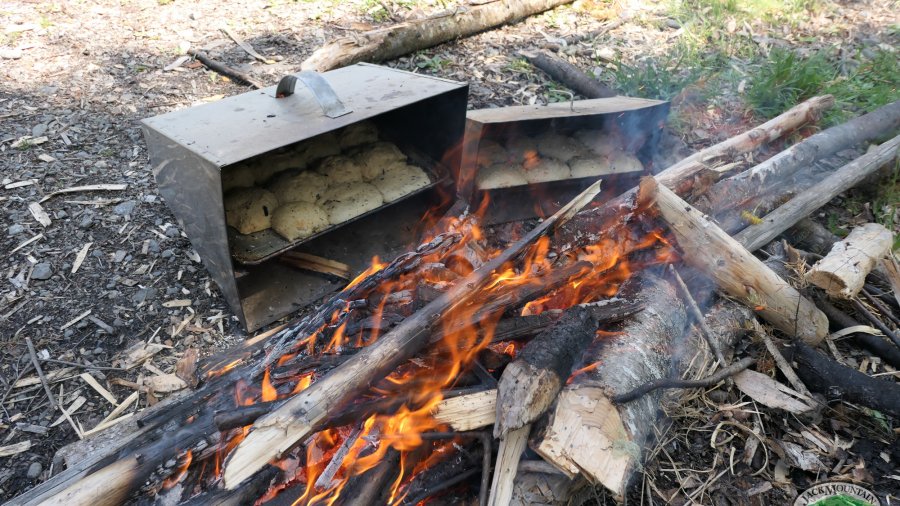 cooking in the reflector oven